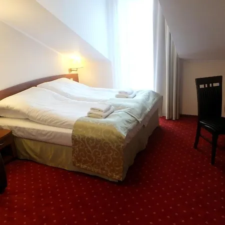 Stara Gorzelnia Hotel *